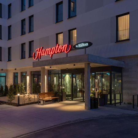 Hampton By Hilton Munich City North Hotell Exteriör bild