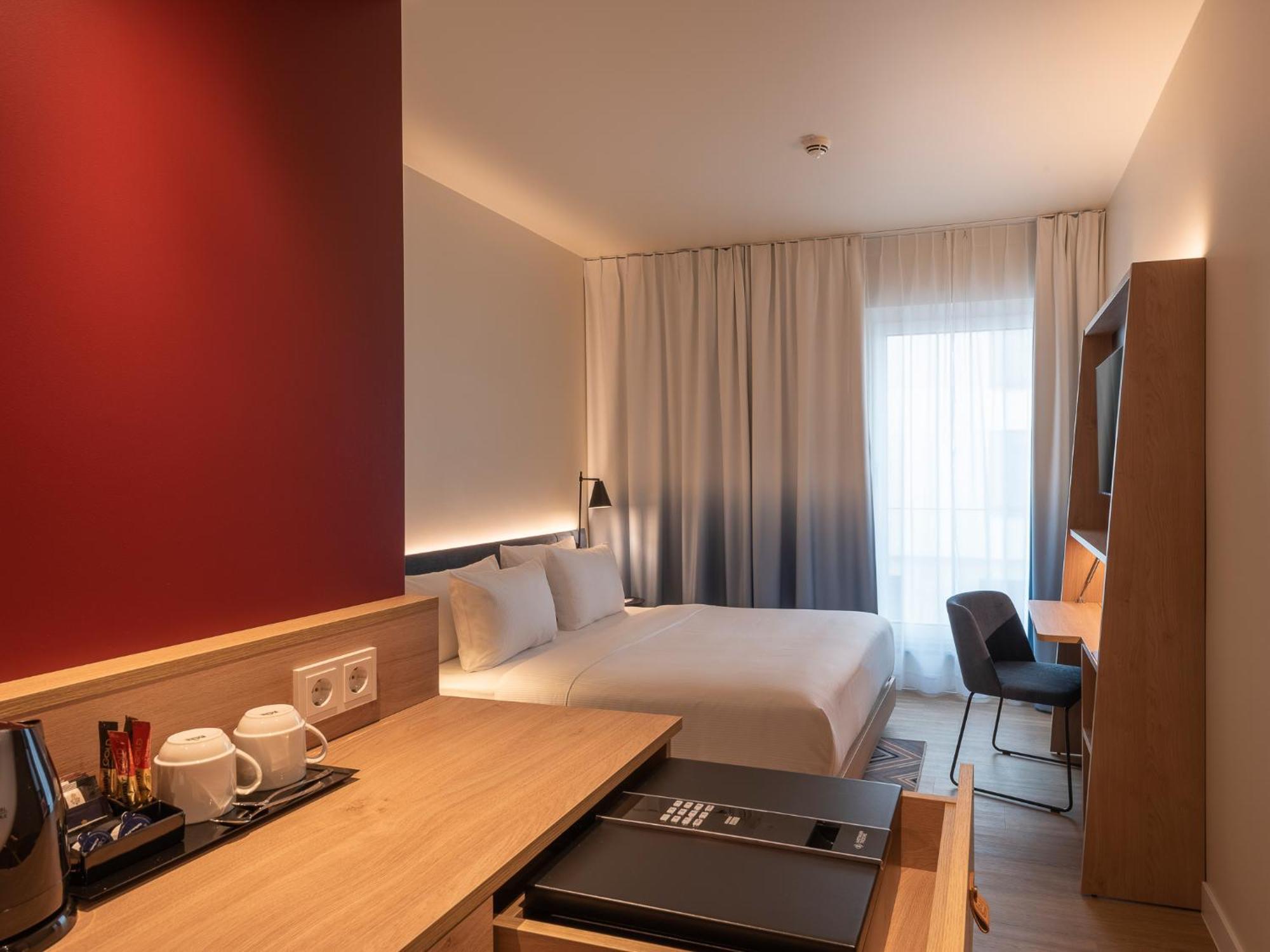 Hampton By Hilton Munich City North Hotell Exteriör bild